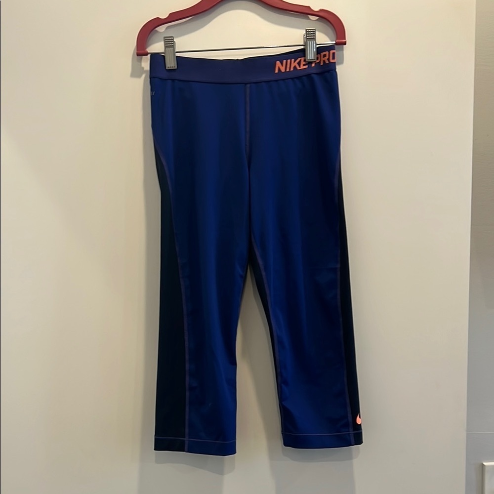 Nike pro women cropped Blue Athletic Bottoms- medium